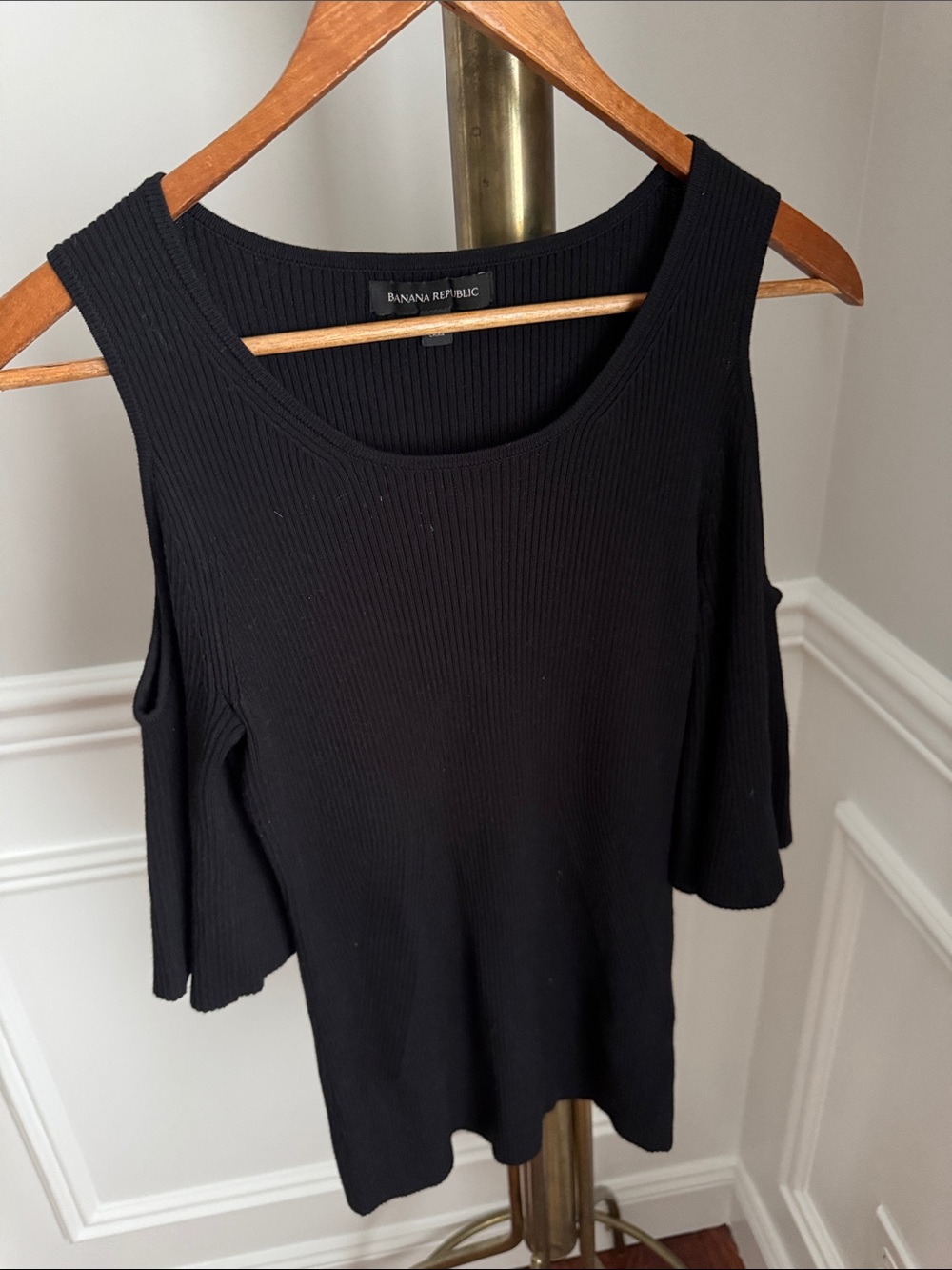 Banana Republic Black Ribbed Cold-Shoulder Tank Top